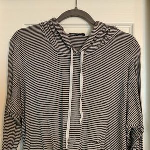 BRANDY MELVILLE loose sweater with hoodie